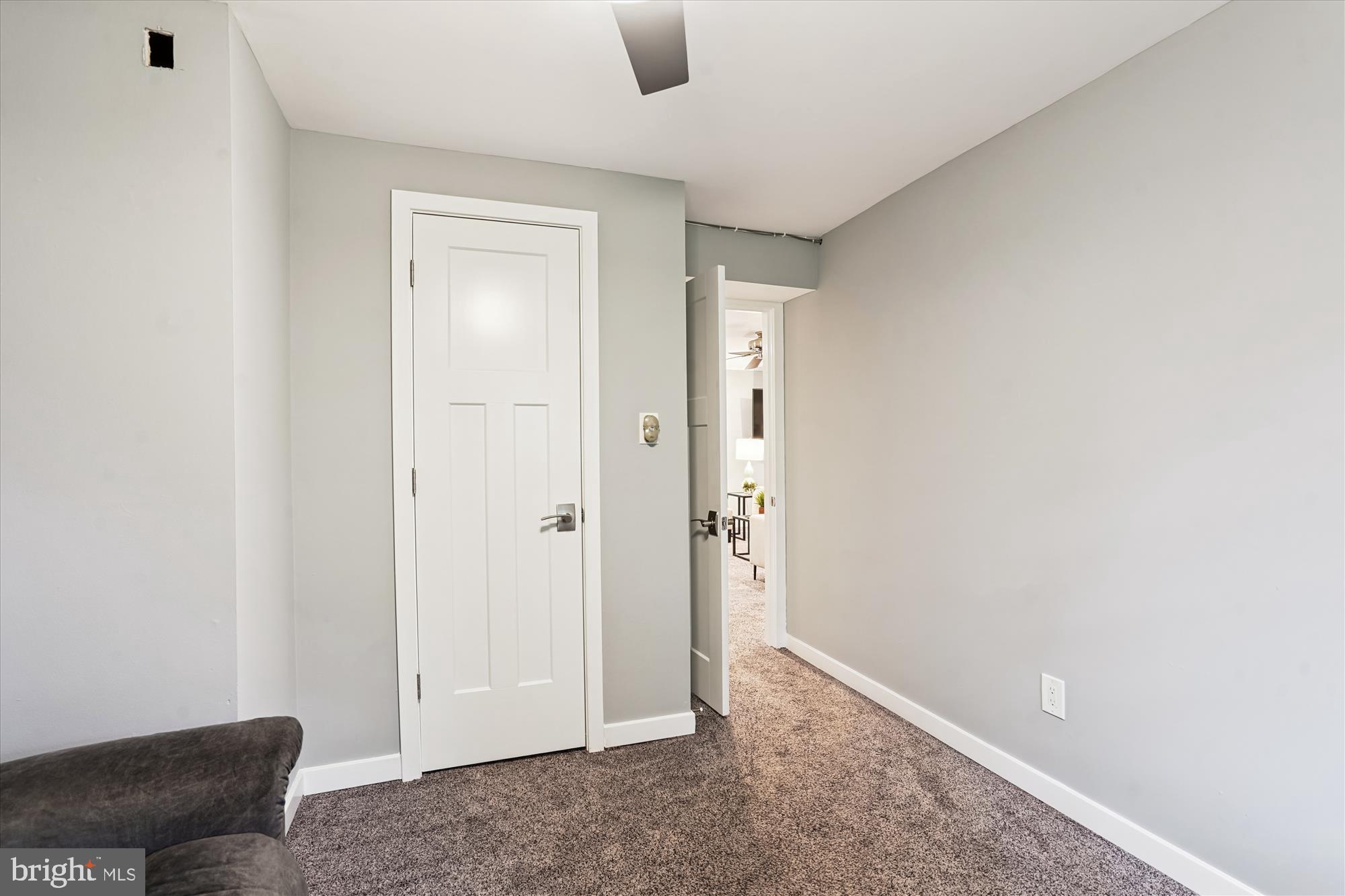 9811 HAMPTON LANE