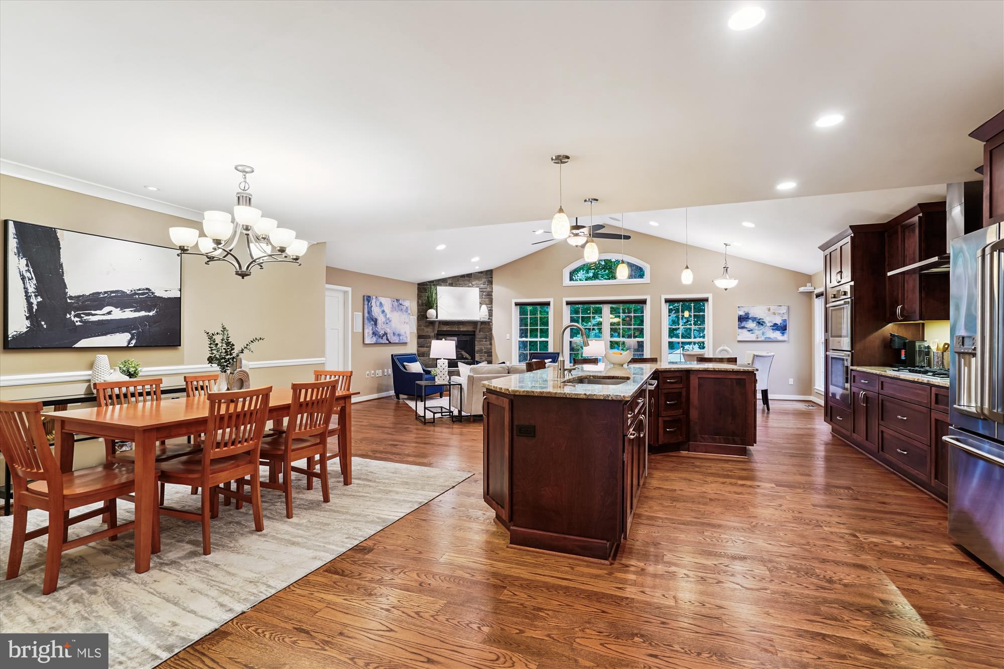 9811 HAMPTON LANE
