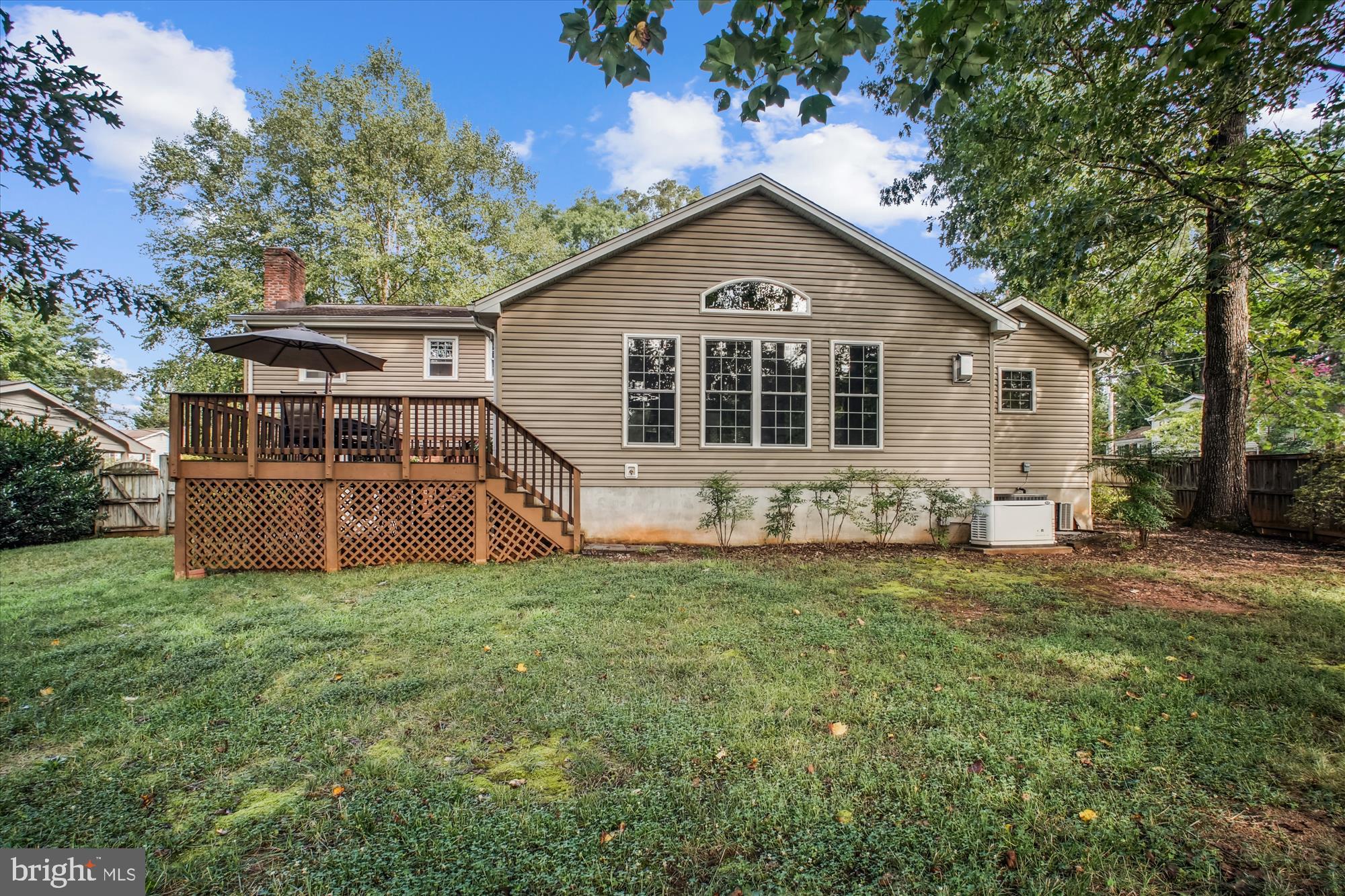 9811 HAMPTON LANE