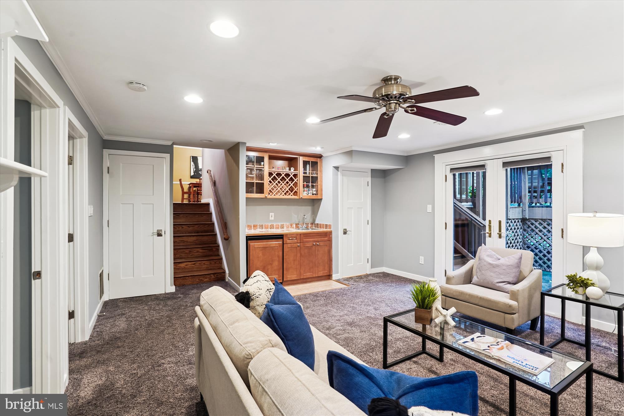 9811 HAMPTON LANE
