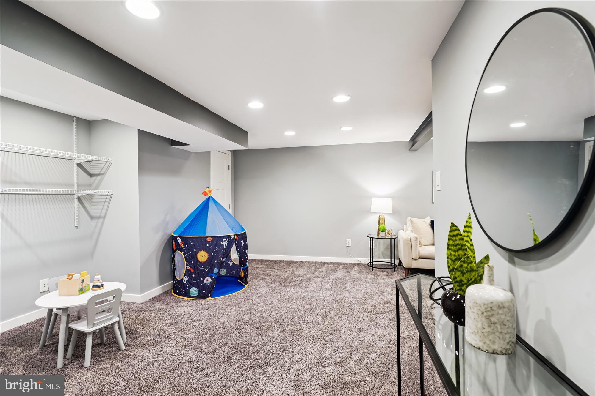 9811 HAMPTON LANE