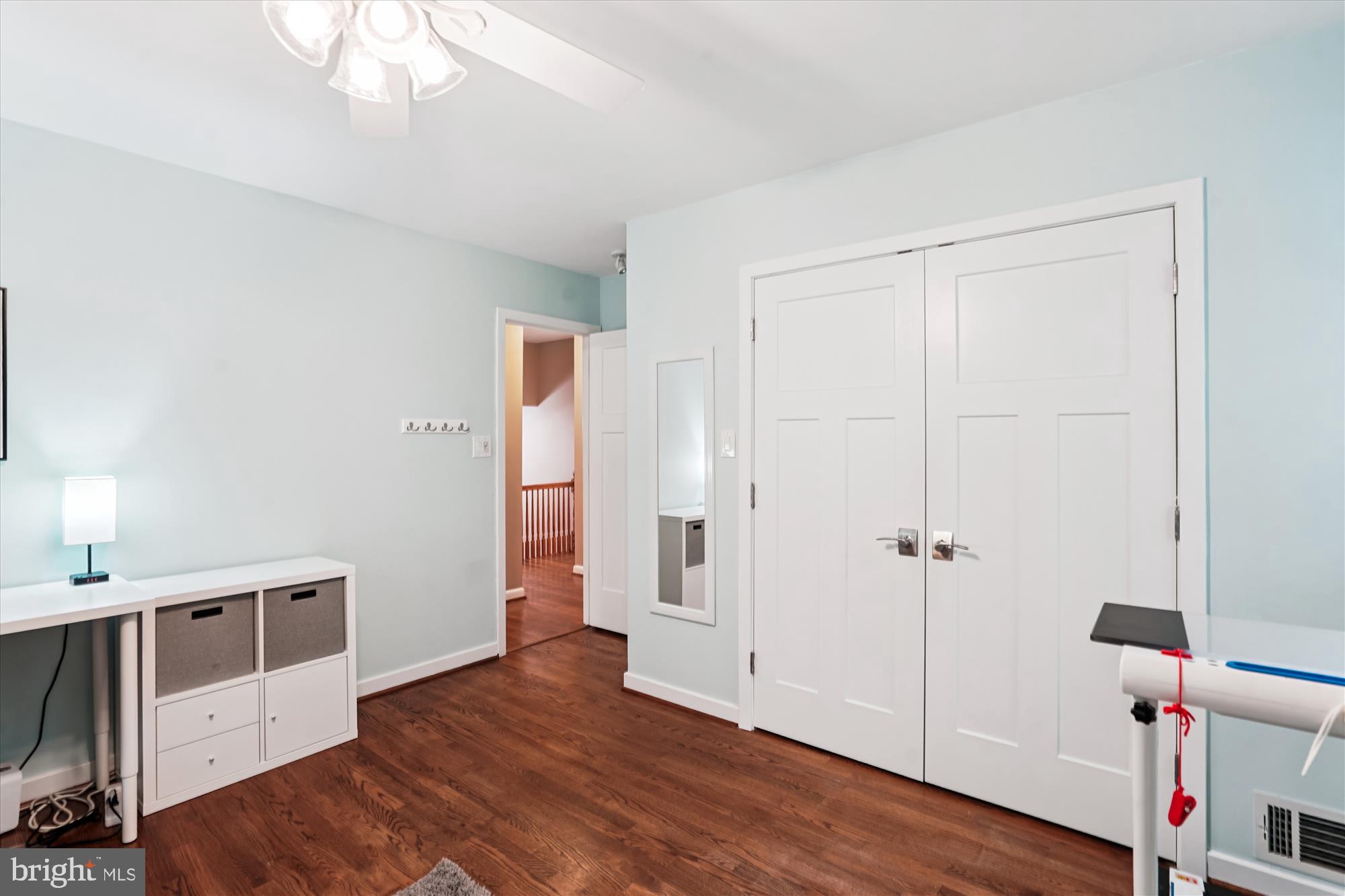 9811 HAMPTON LANE