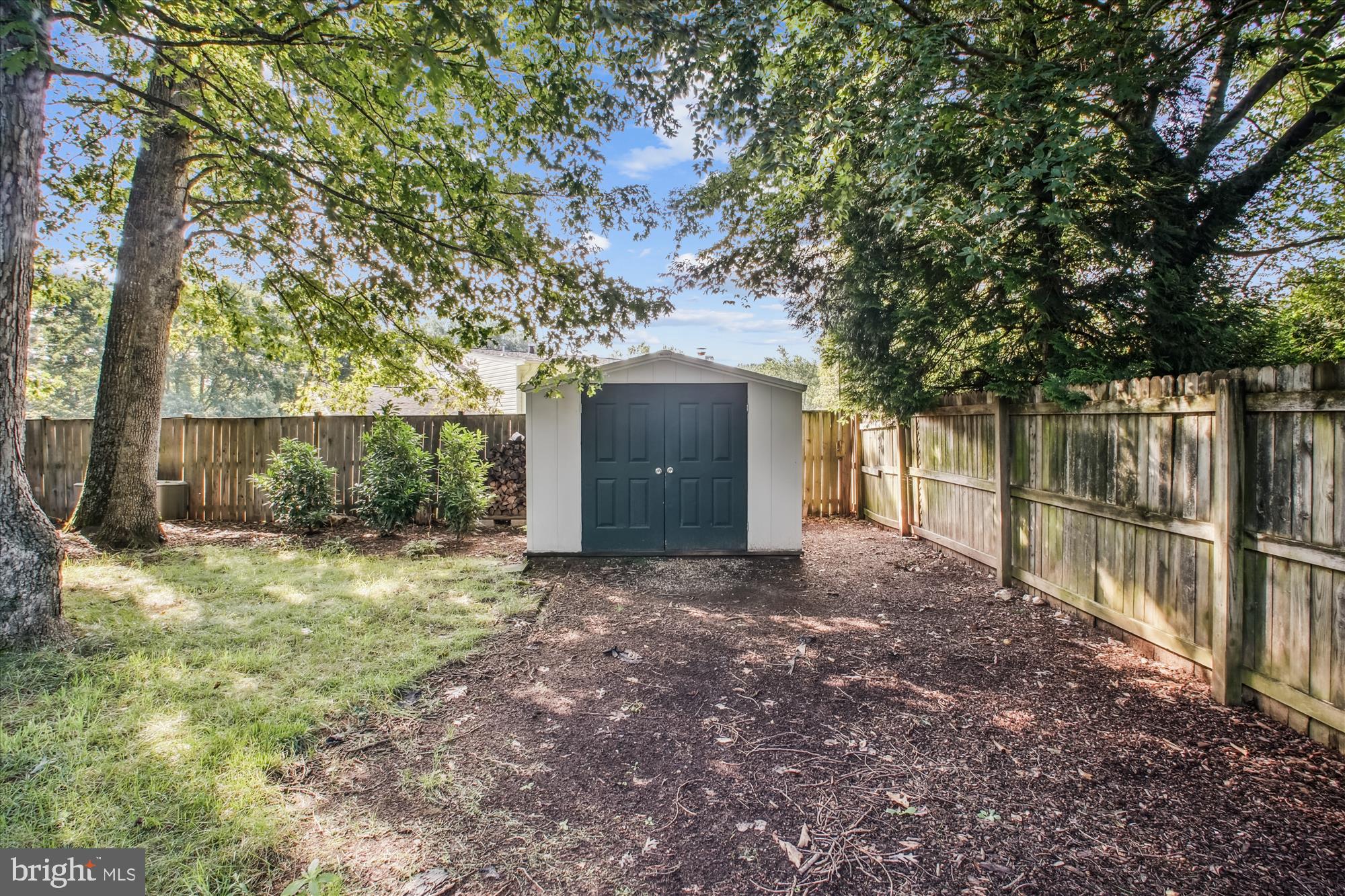 9811 HAMPTON LANE