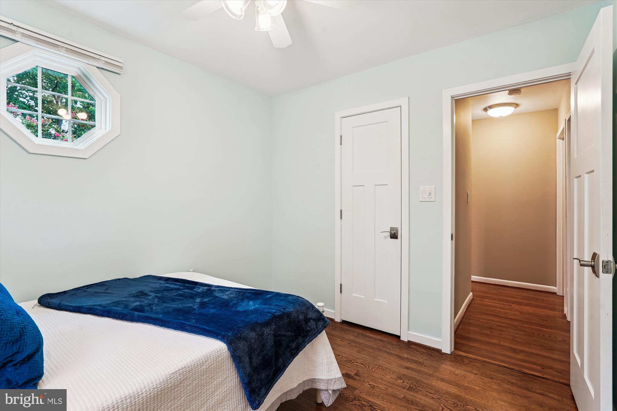 9811 HAMPTON LANE
