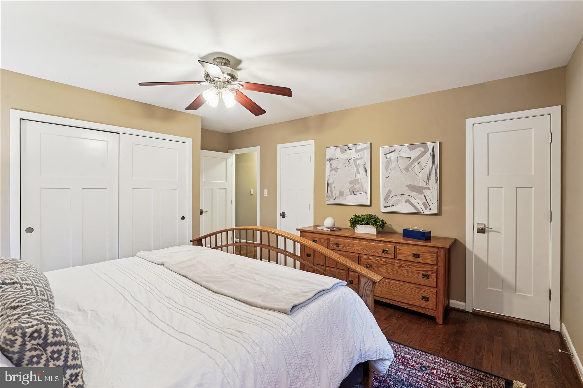 9811 HAMPTON LANE
