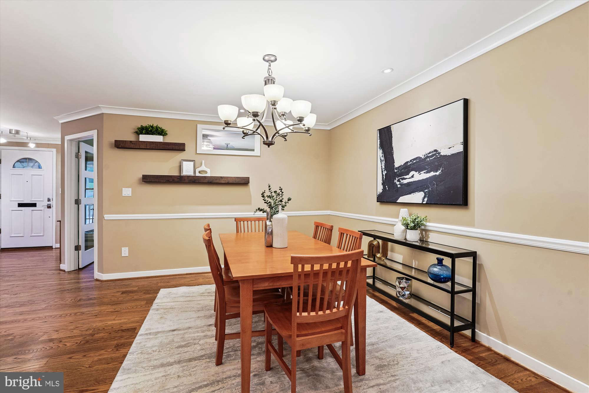 9811 HAMPTON LANE