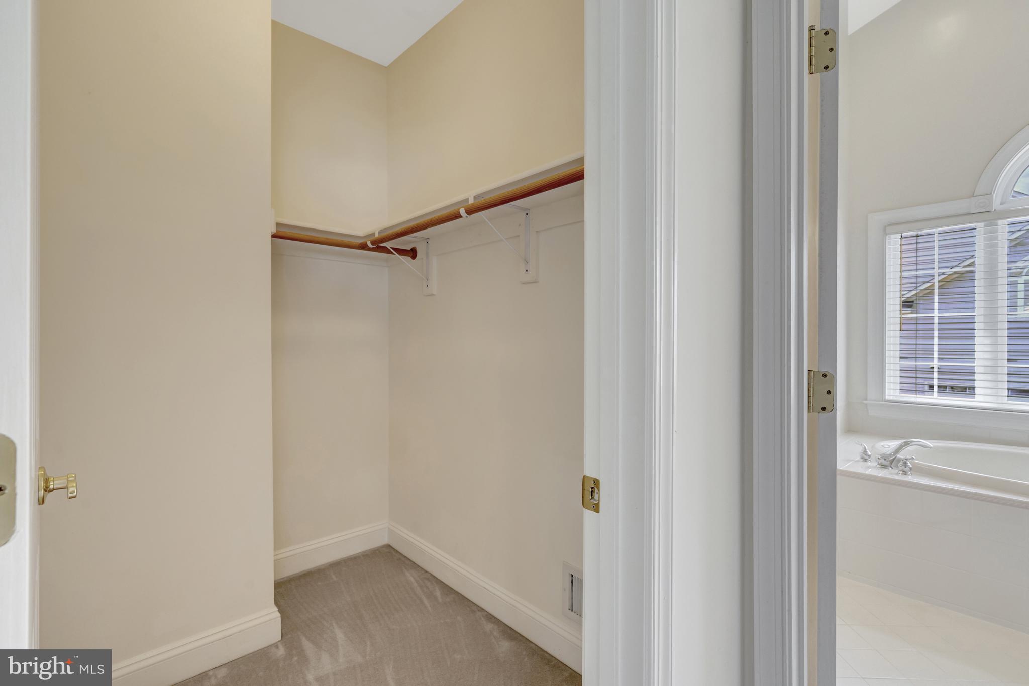 9776 MAPLE TRACE CIRCLE