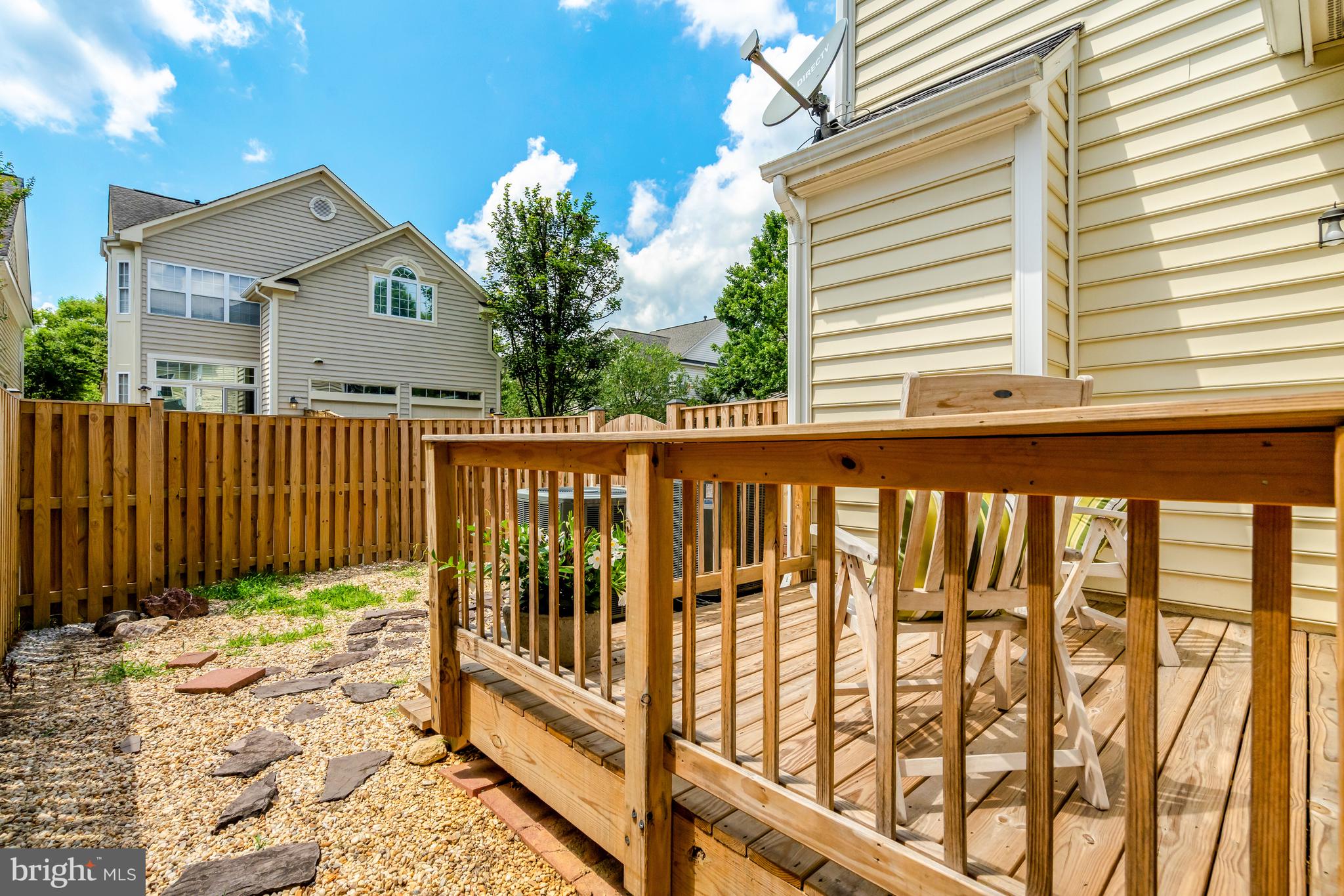 9776 MAPLE TRACE CIRCLE