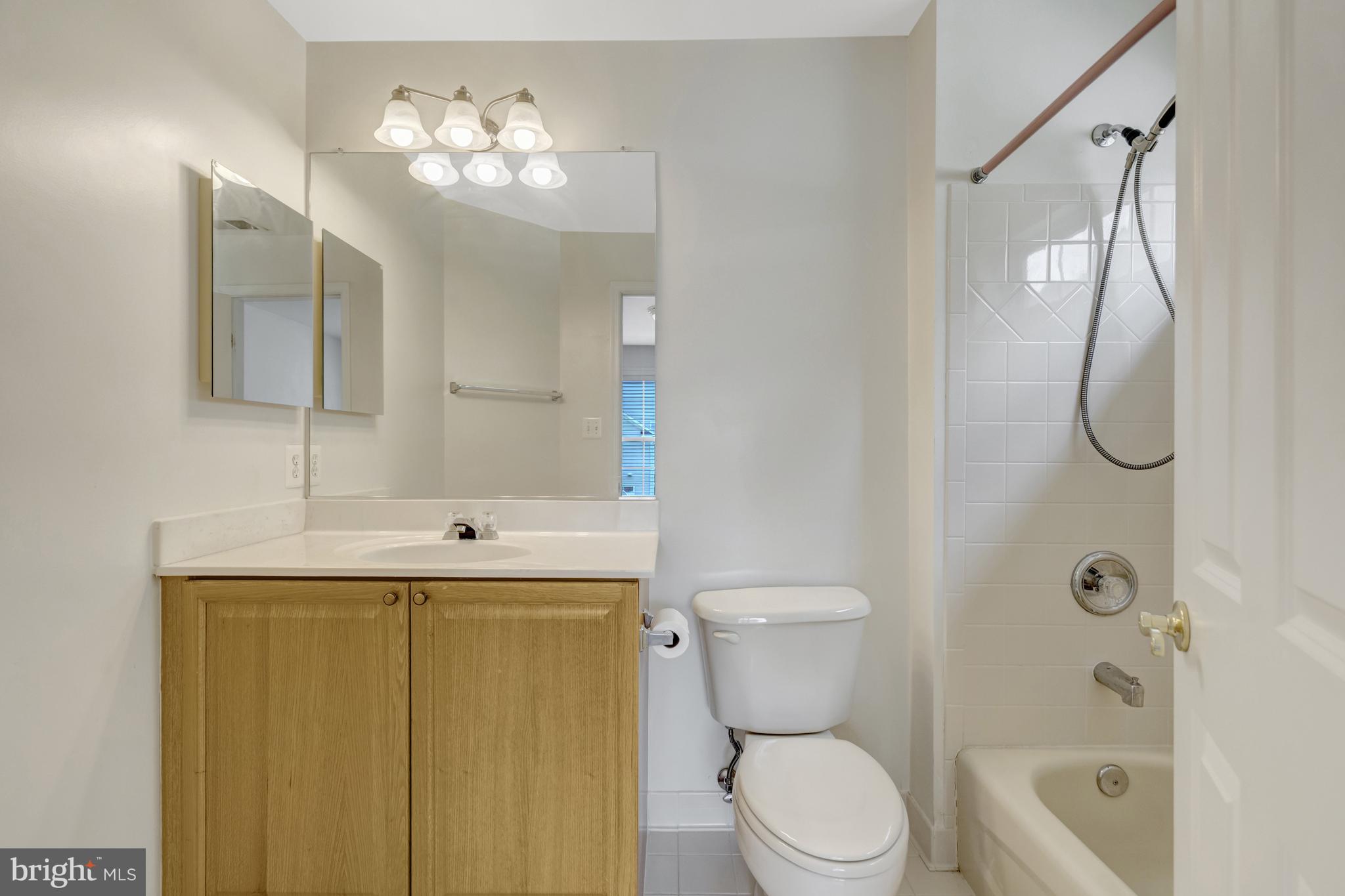 9776 MAPLE TRACE CIRCLE