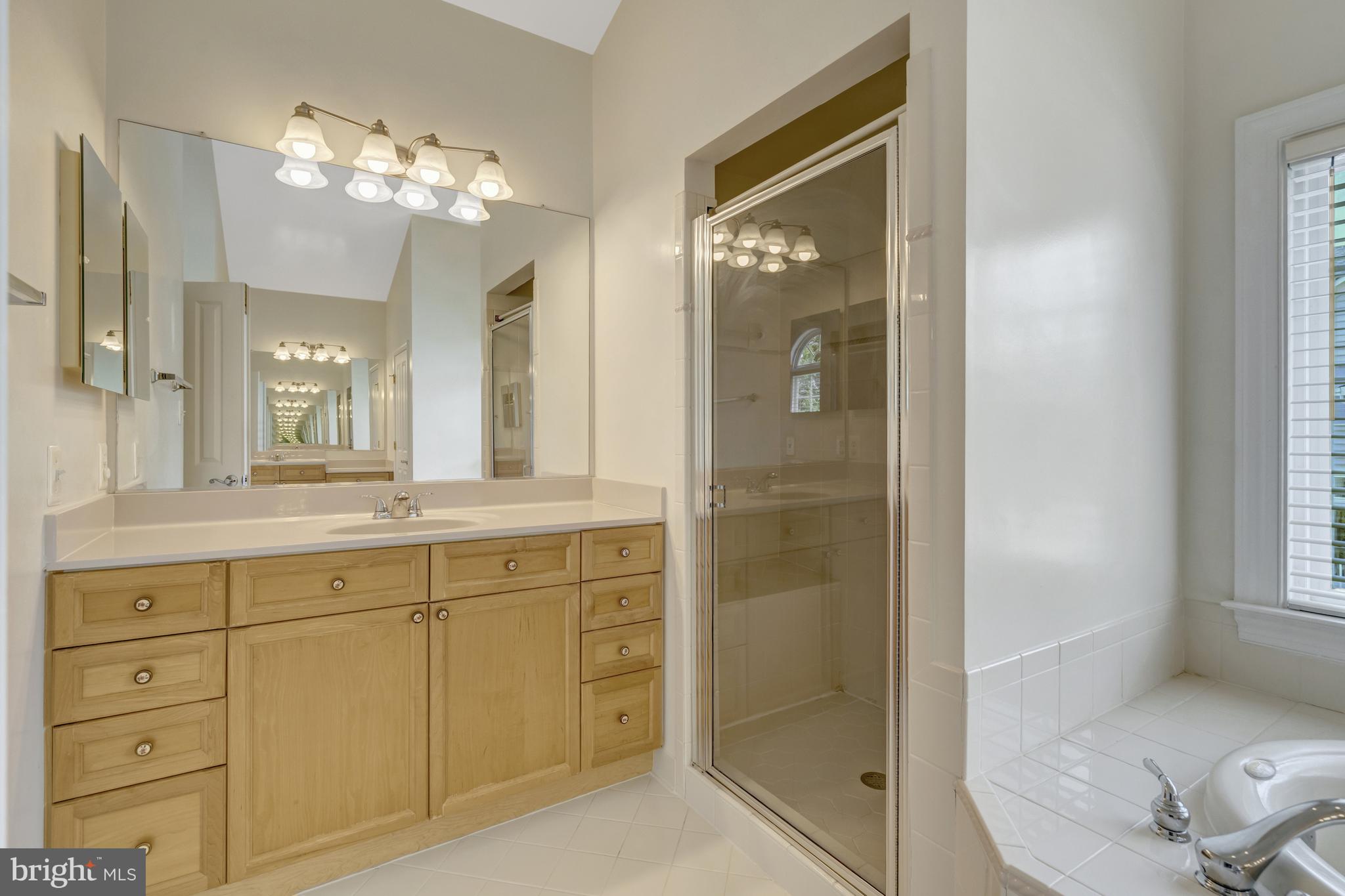 9776 MAPLE TRACE CIRCLE