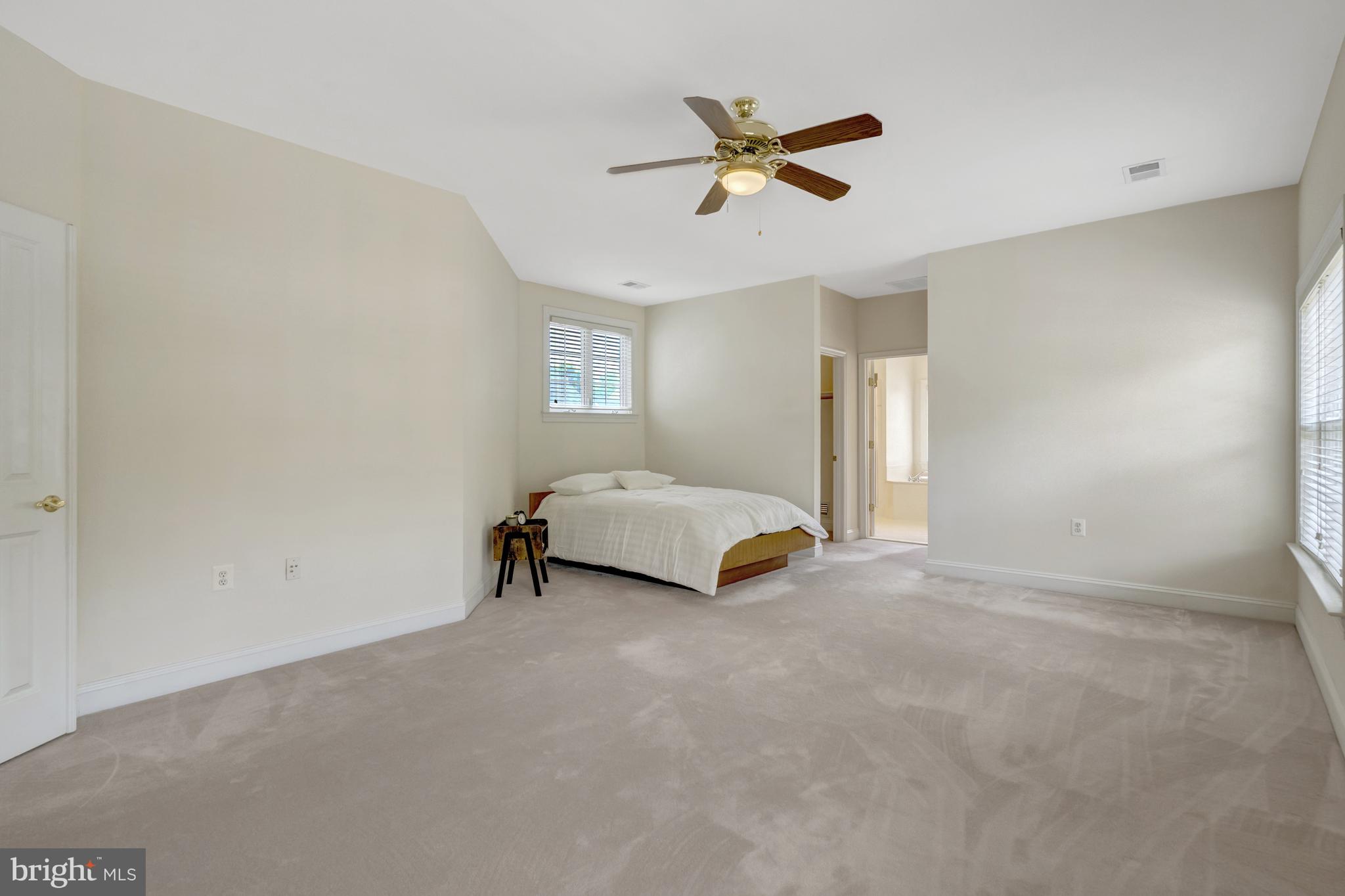 9776 MAPLE TRACE CIRCLE