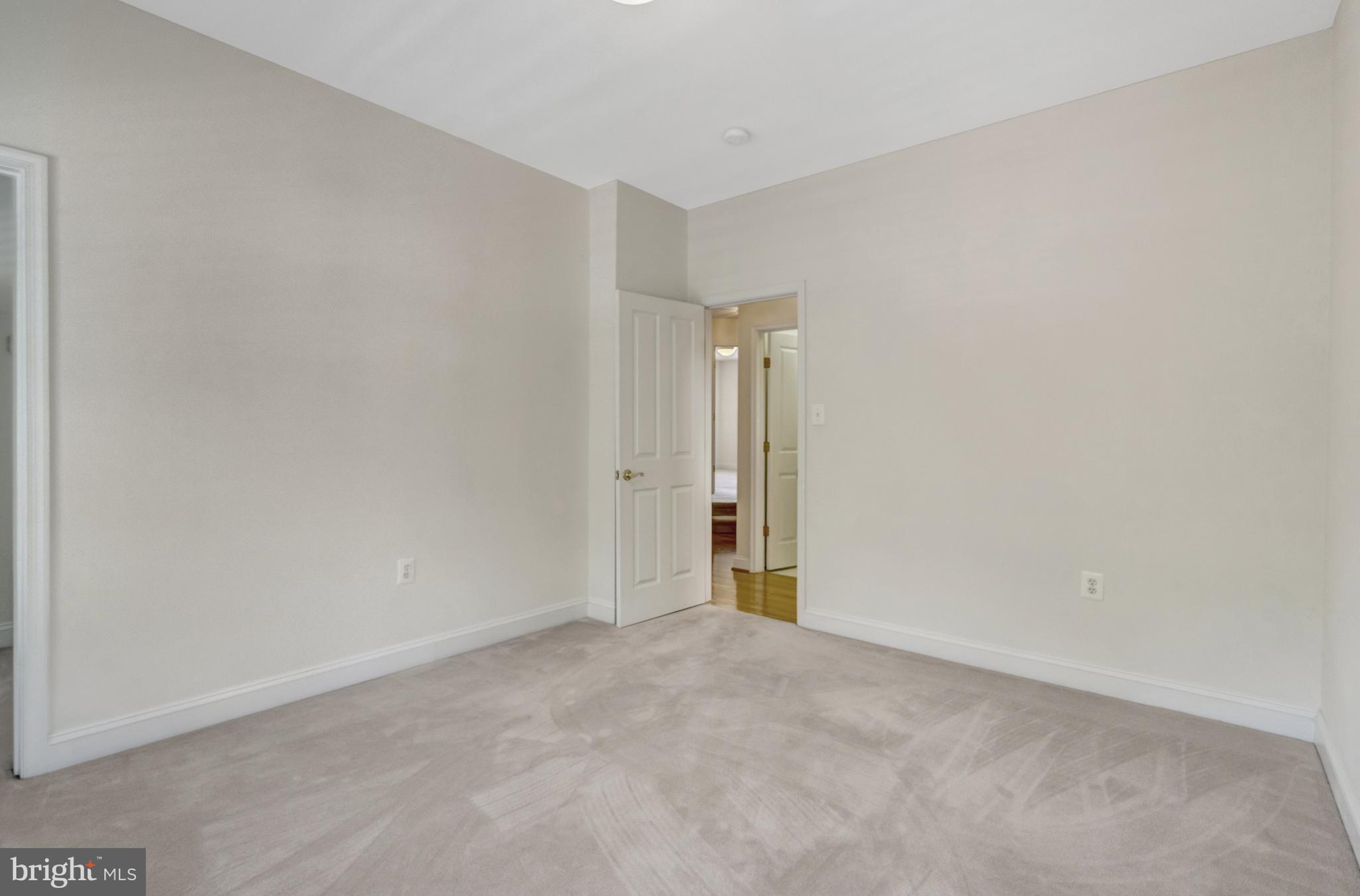 9776 MAPLE TRACE CIRCLE