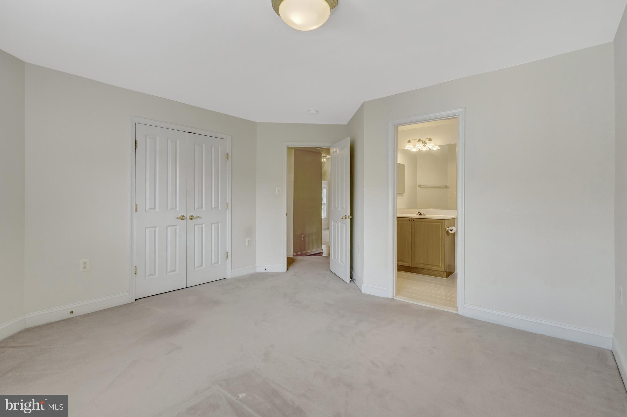 9776 MAPLE TRACE CIRCLE