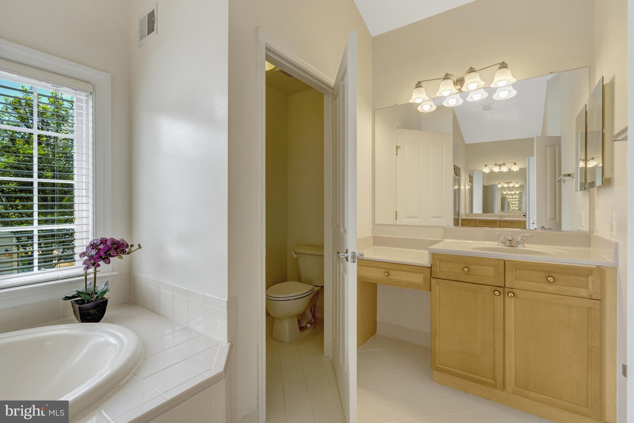 9776 MAPLE TRACE CIRCLE