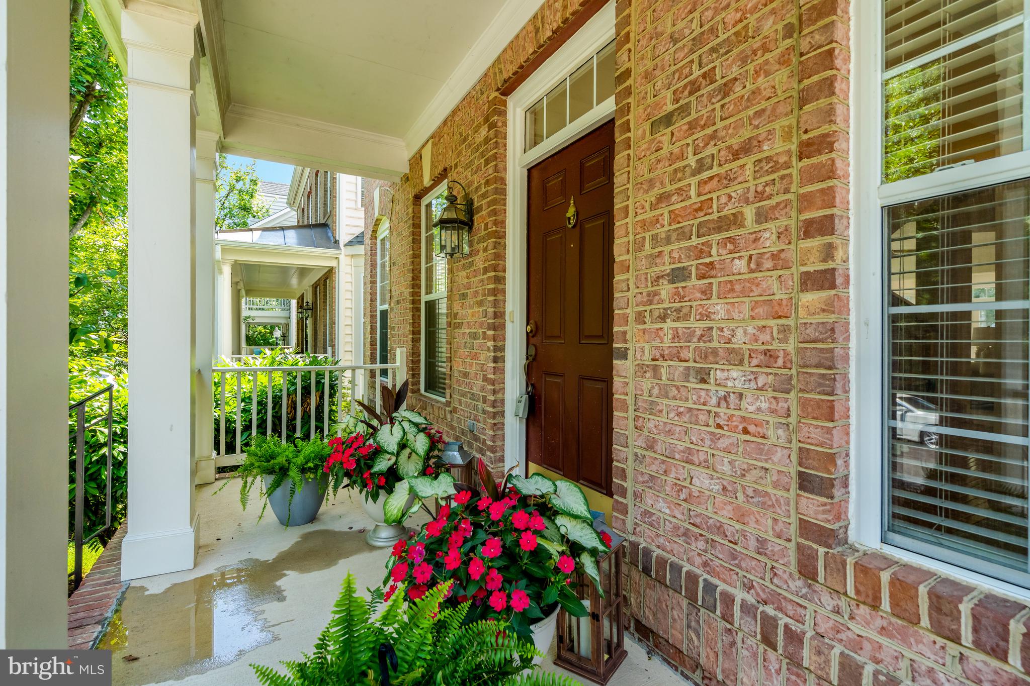 9776 MAPLE TRACE CIRCLE