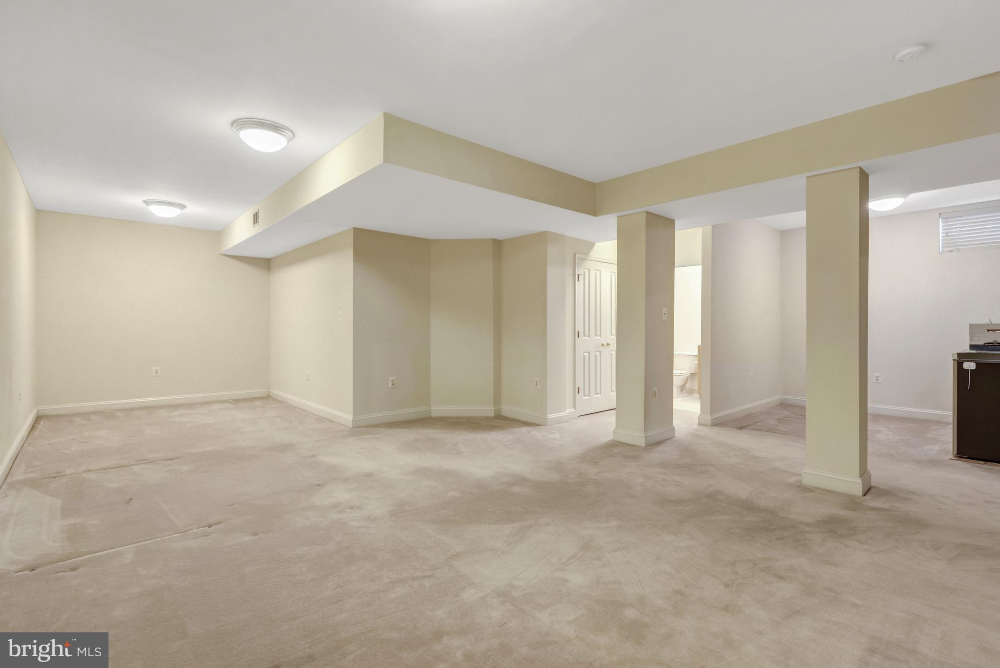 9776 MAPLE TRACE CIRCLE