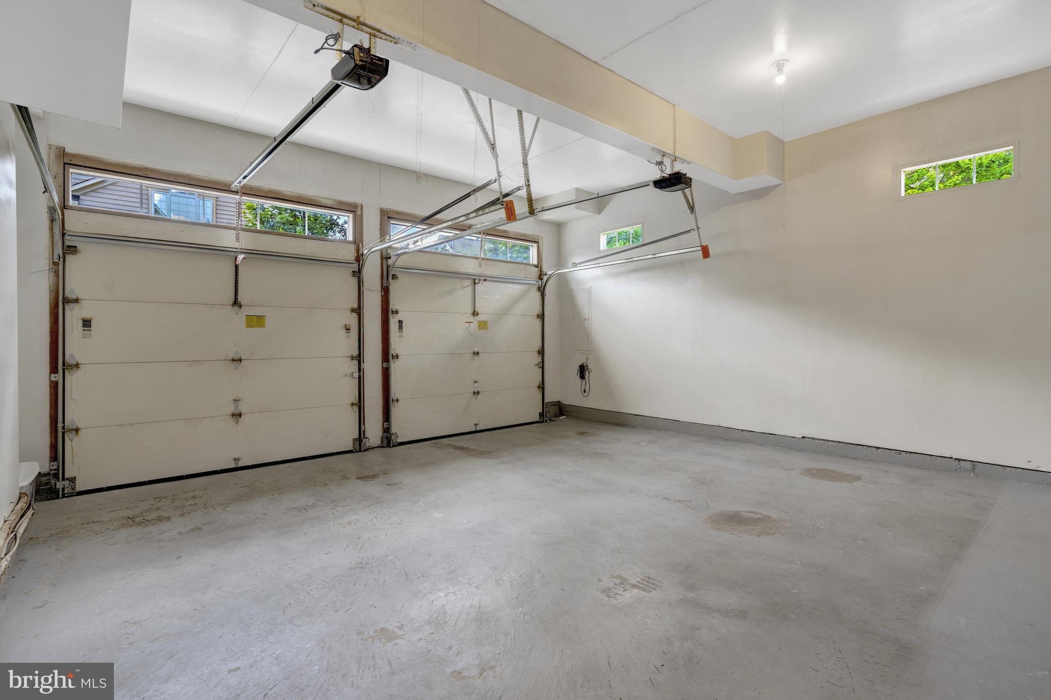 9776 MAPLE TRACE CIRCLE