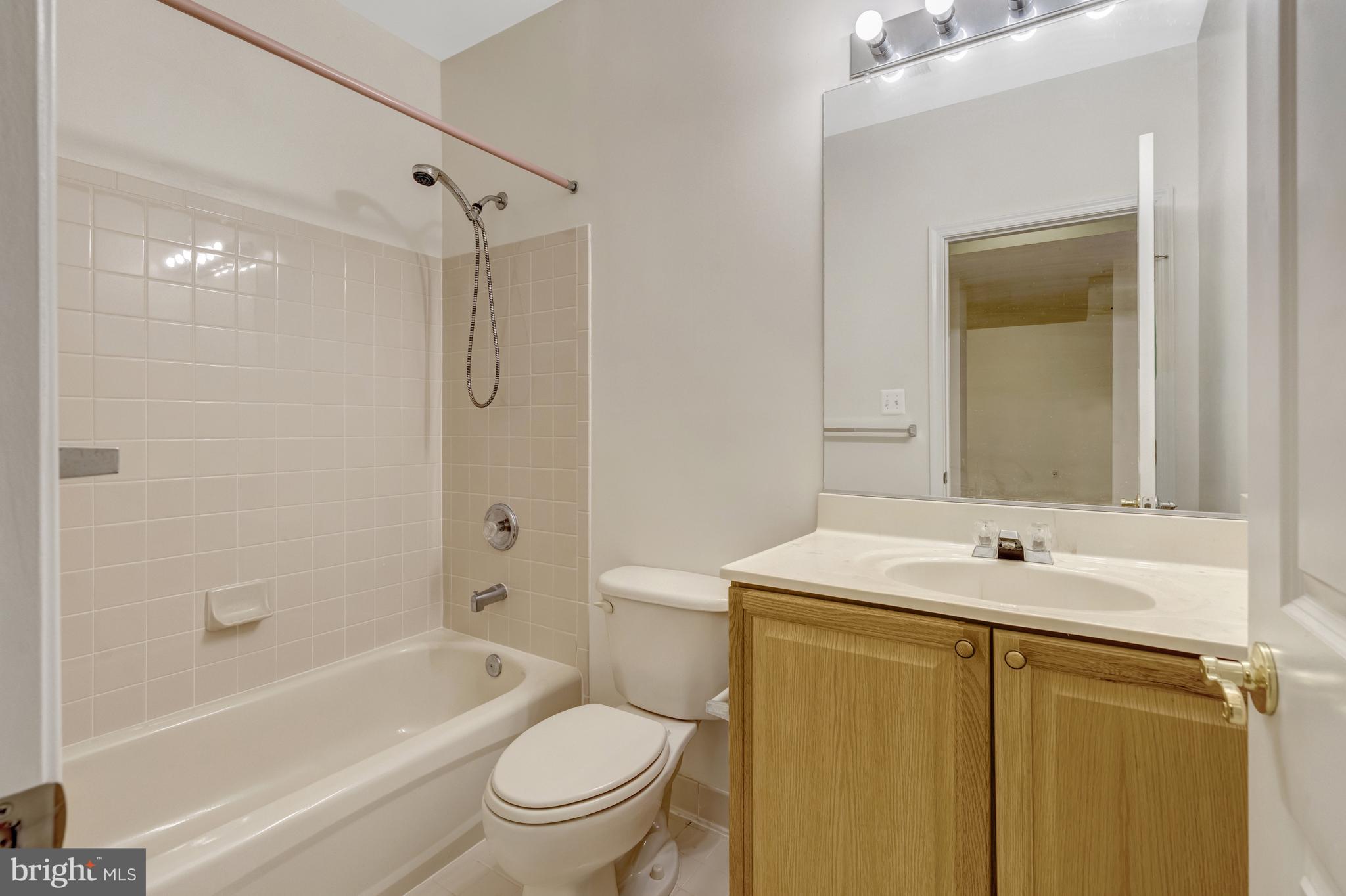 9776 MAPLE TRACE CIRCLE