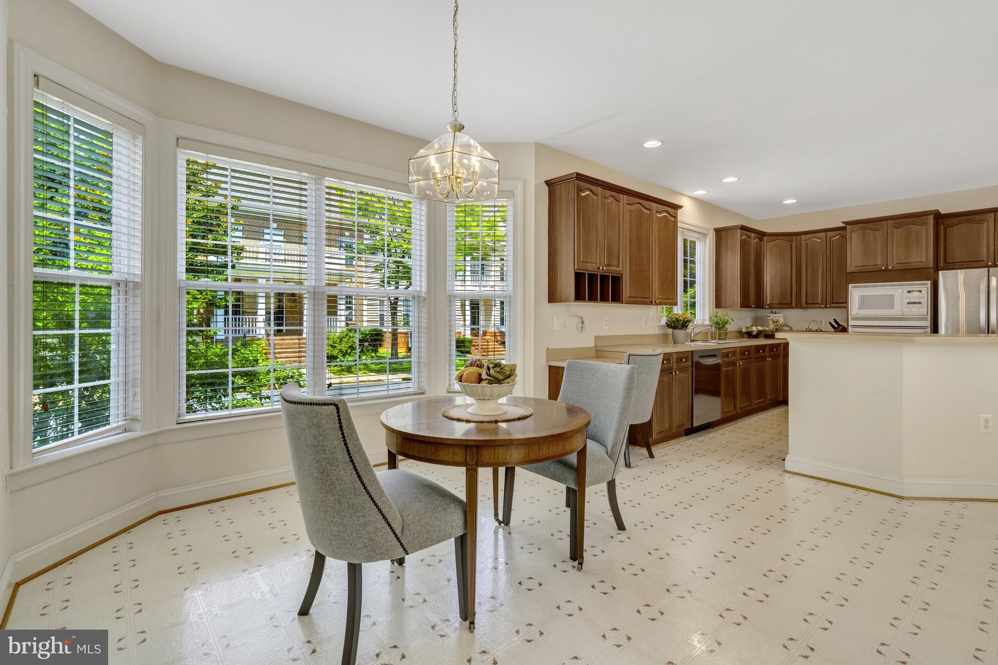 9776 MAPLE TRACE CIRCLE