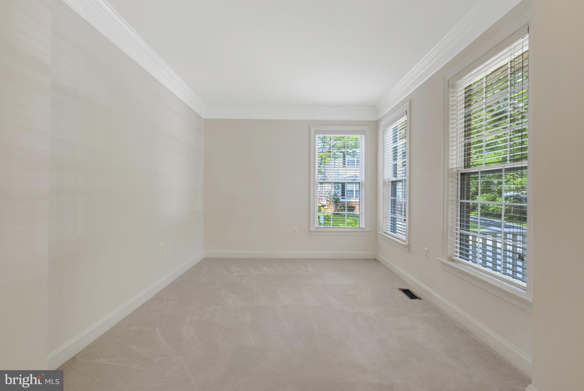 9776 MAPLE TRACE CIRCLE