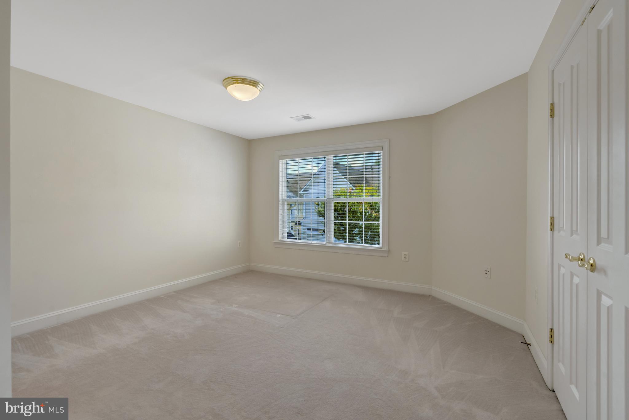 9776 MAPLE TRACE CIRCLE