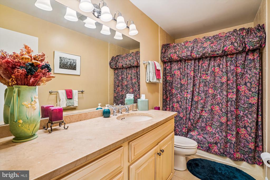 3501 REDWOOD COURT