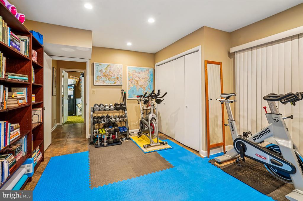 3501 REDWOOD COURT