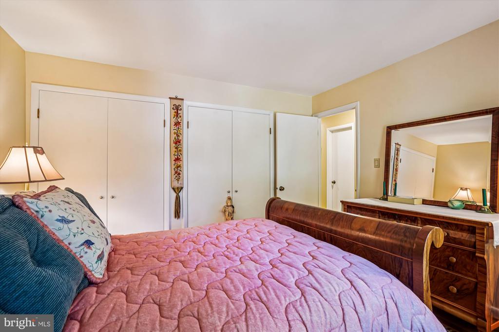 3501 REDWOOD COURT