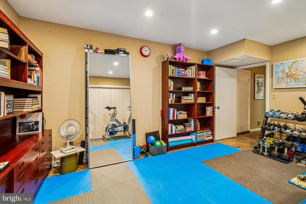 3501 REDWOOD COURT