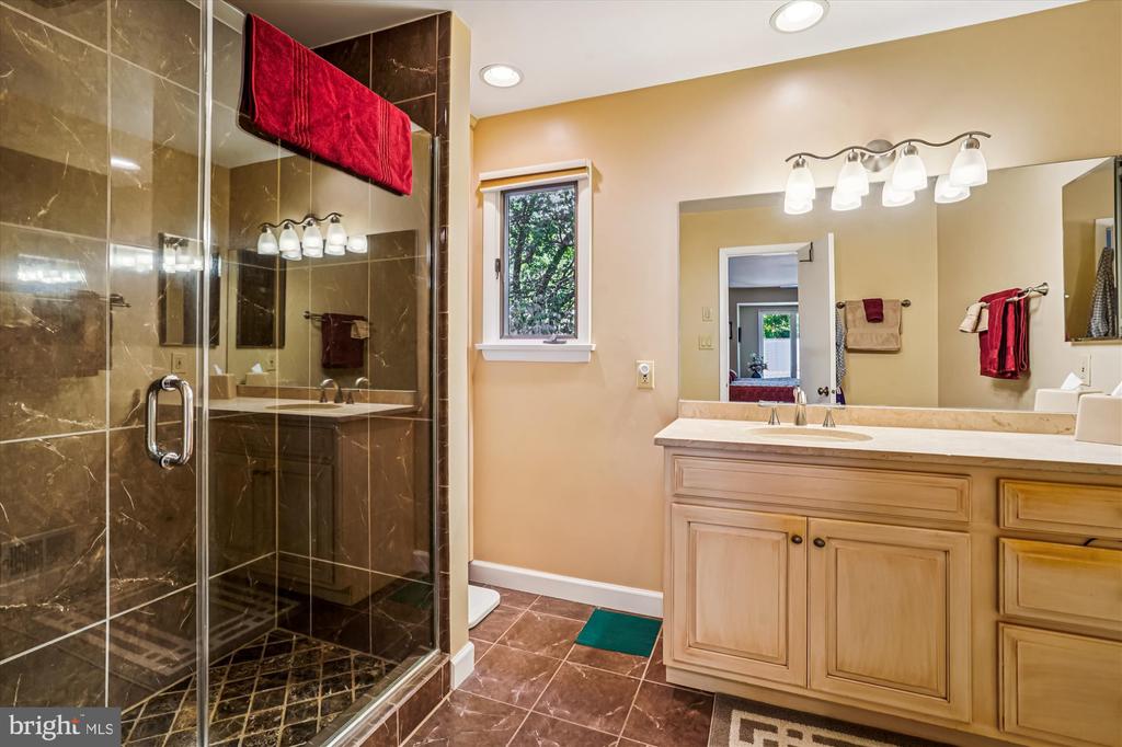 3501 REDWOOD COURT