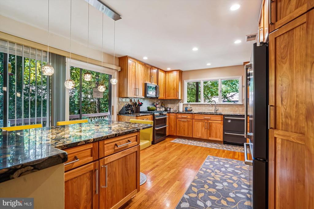3501 REDWOOD COURT