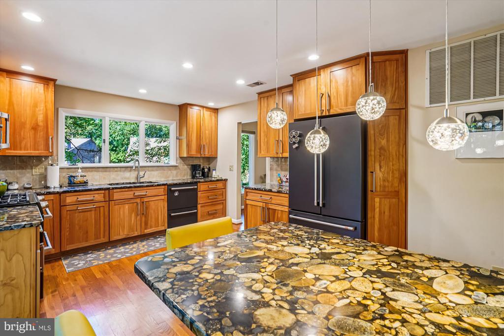 3501 REDWOOD COURT