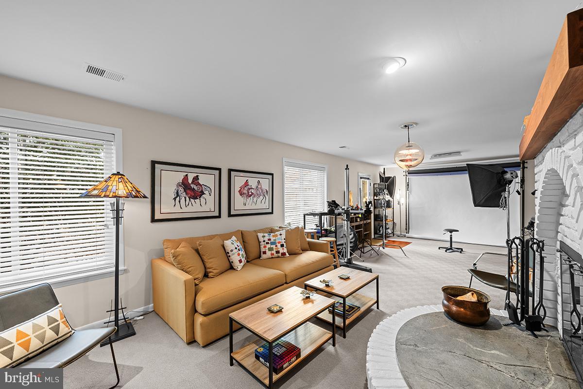 3916 RUST HILL PLACE