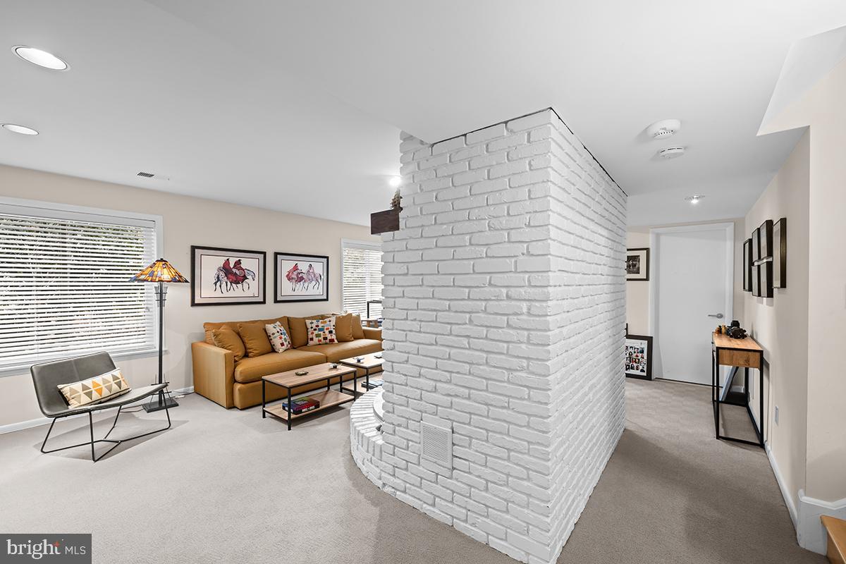 3916 RUST HILL PLACE