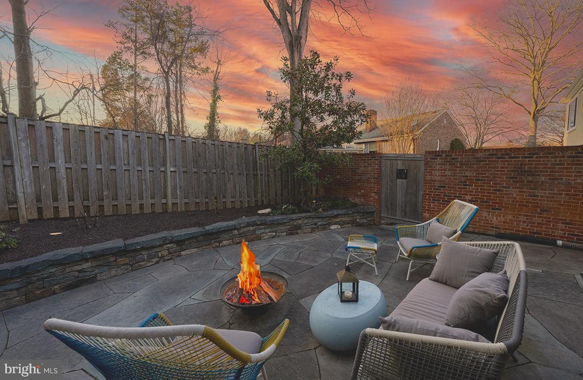 3916 RUST HILL PLACE