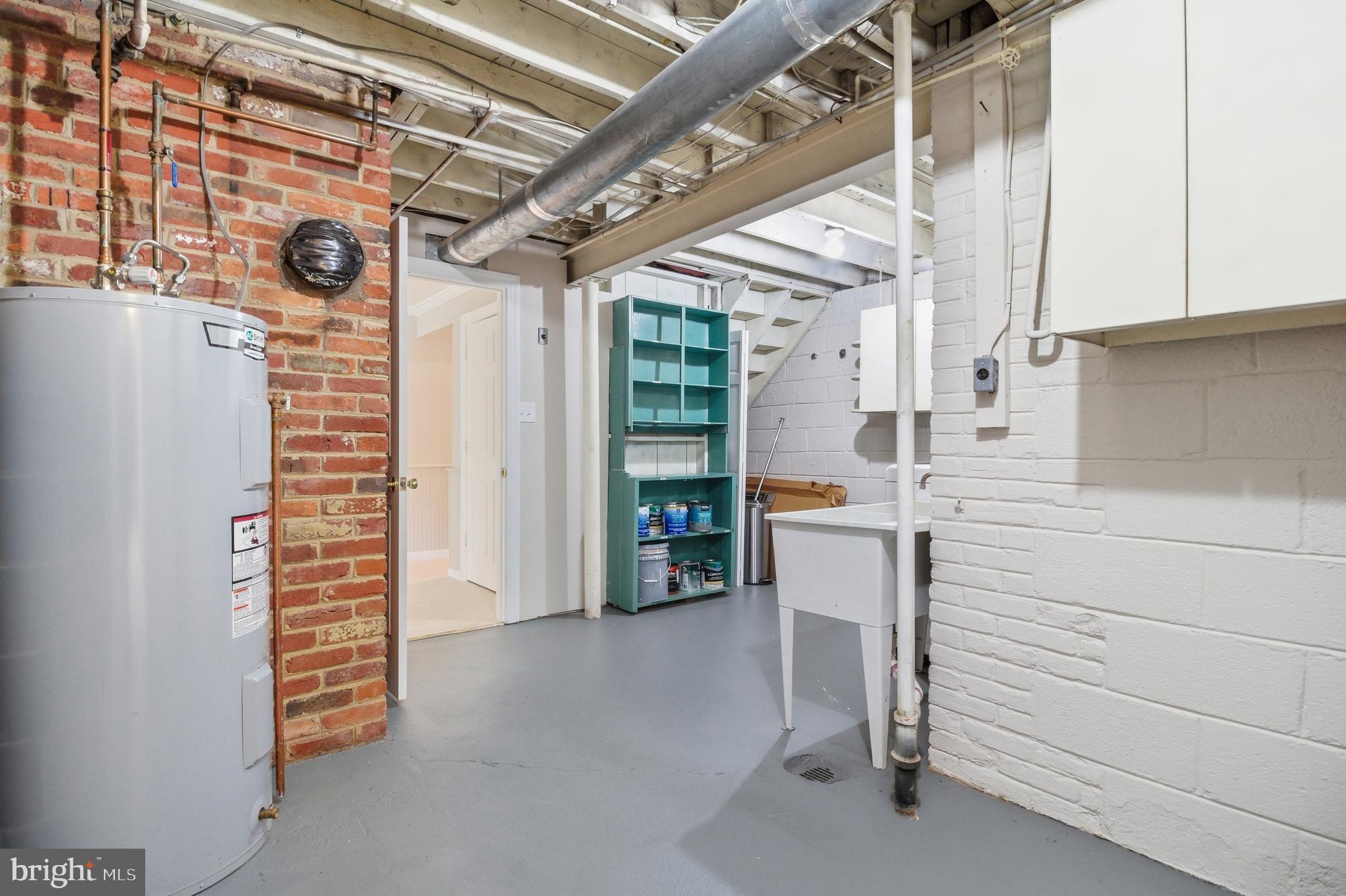 9924 PINEHURST AVENUE