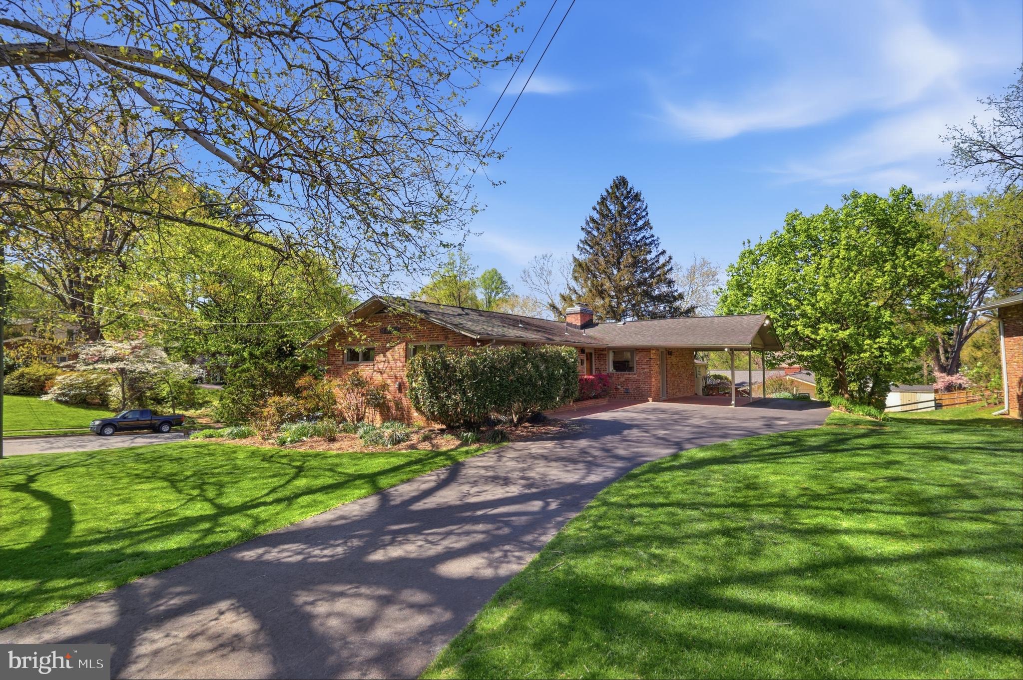 9924 PINEHURST AVENUE