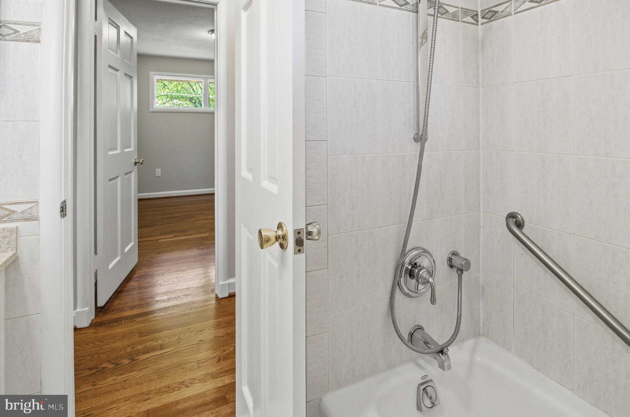 9924 PINEHURST AVENUE