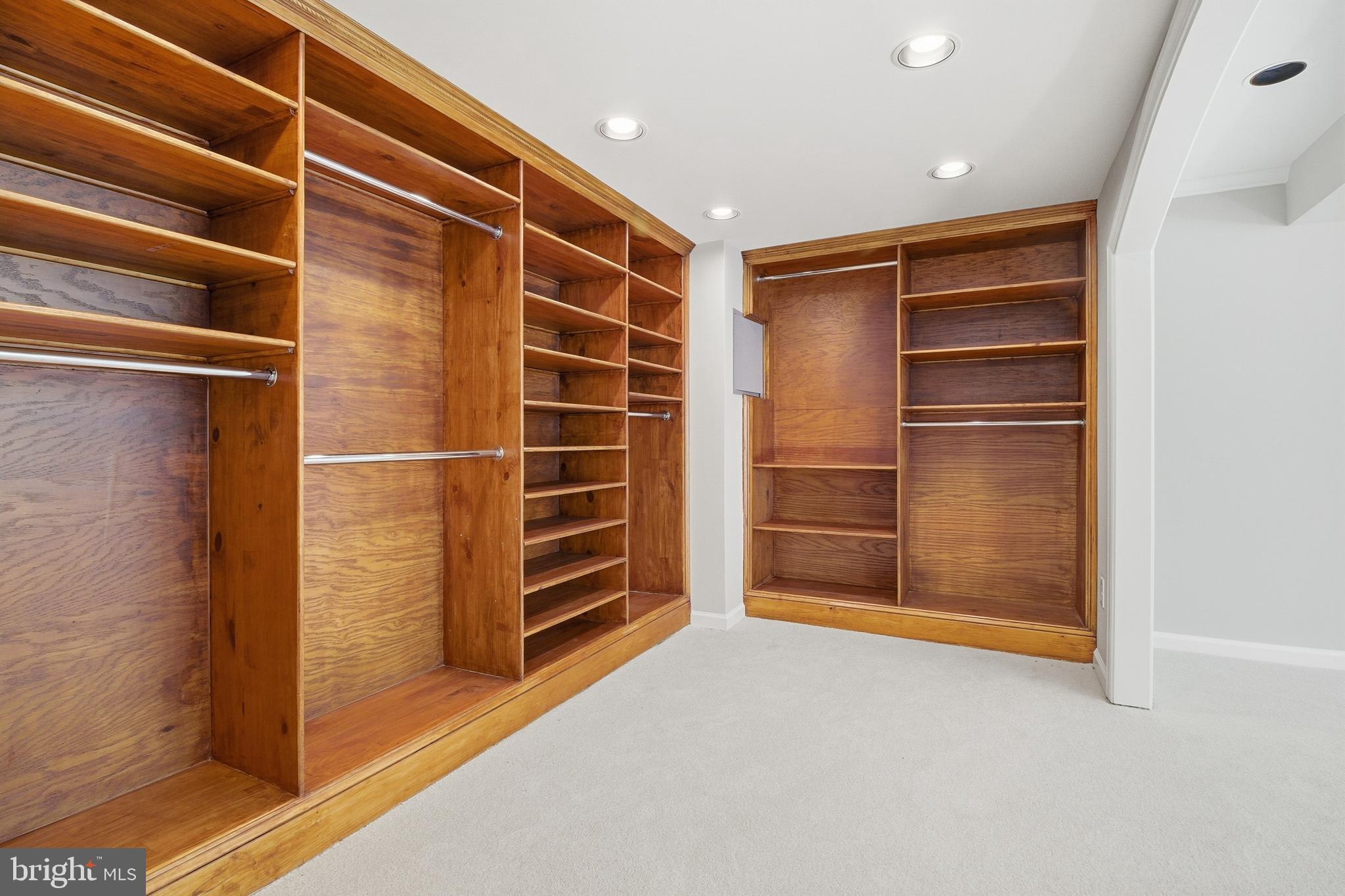 9924 PINEHURST AVENUE