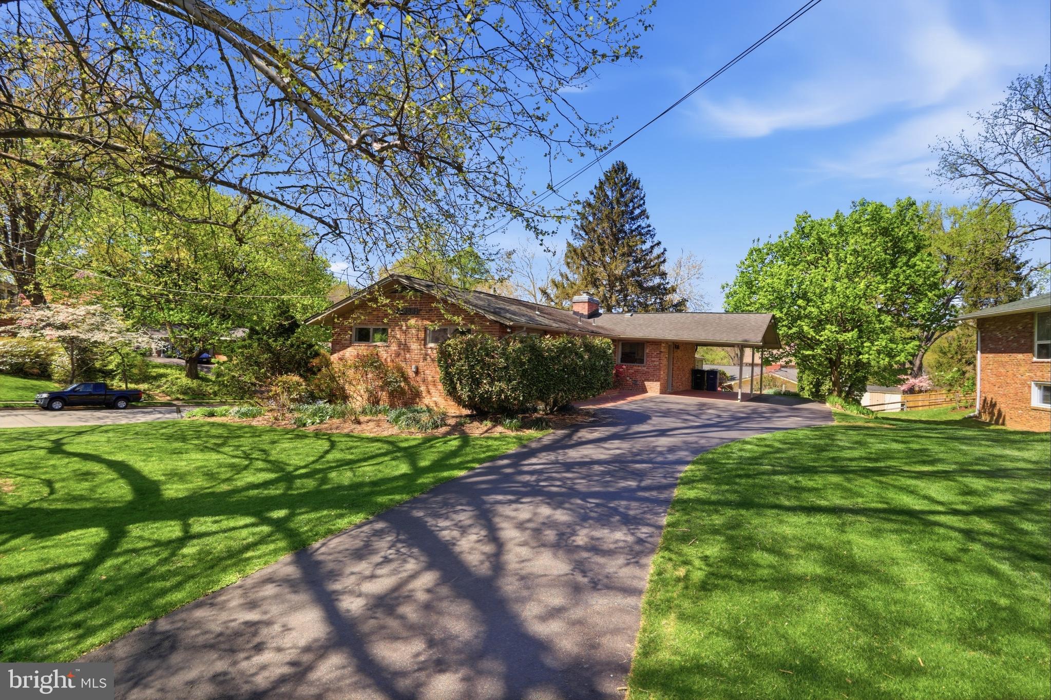 9924 PINEHURST AVENUE