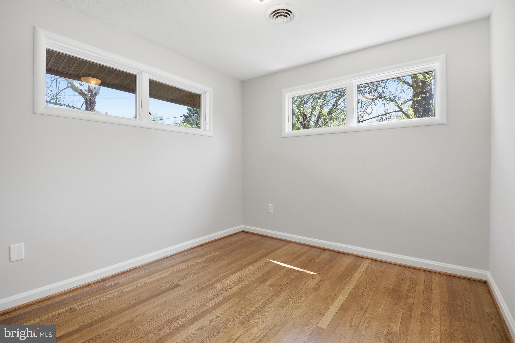 9924 PINEHURST AVENUE