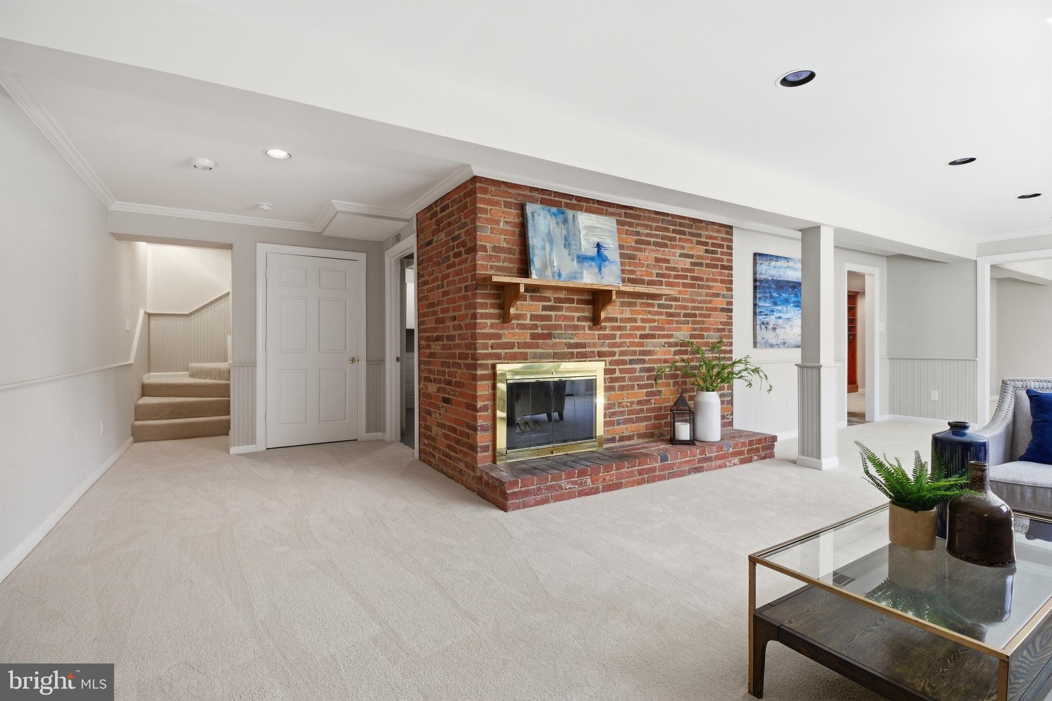 9924 PINEHURST AVENUE