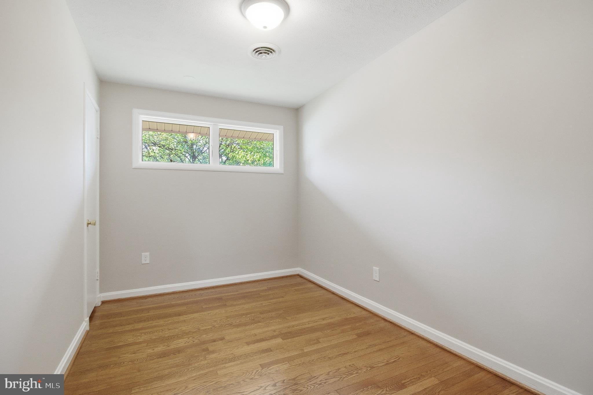 9924 PINEHURST AVENUE