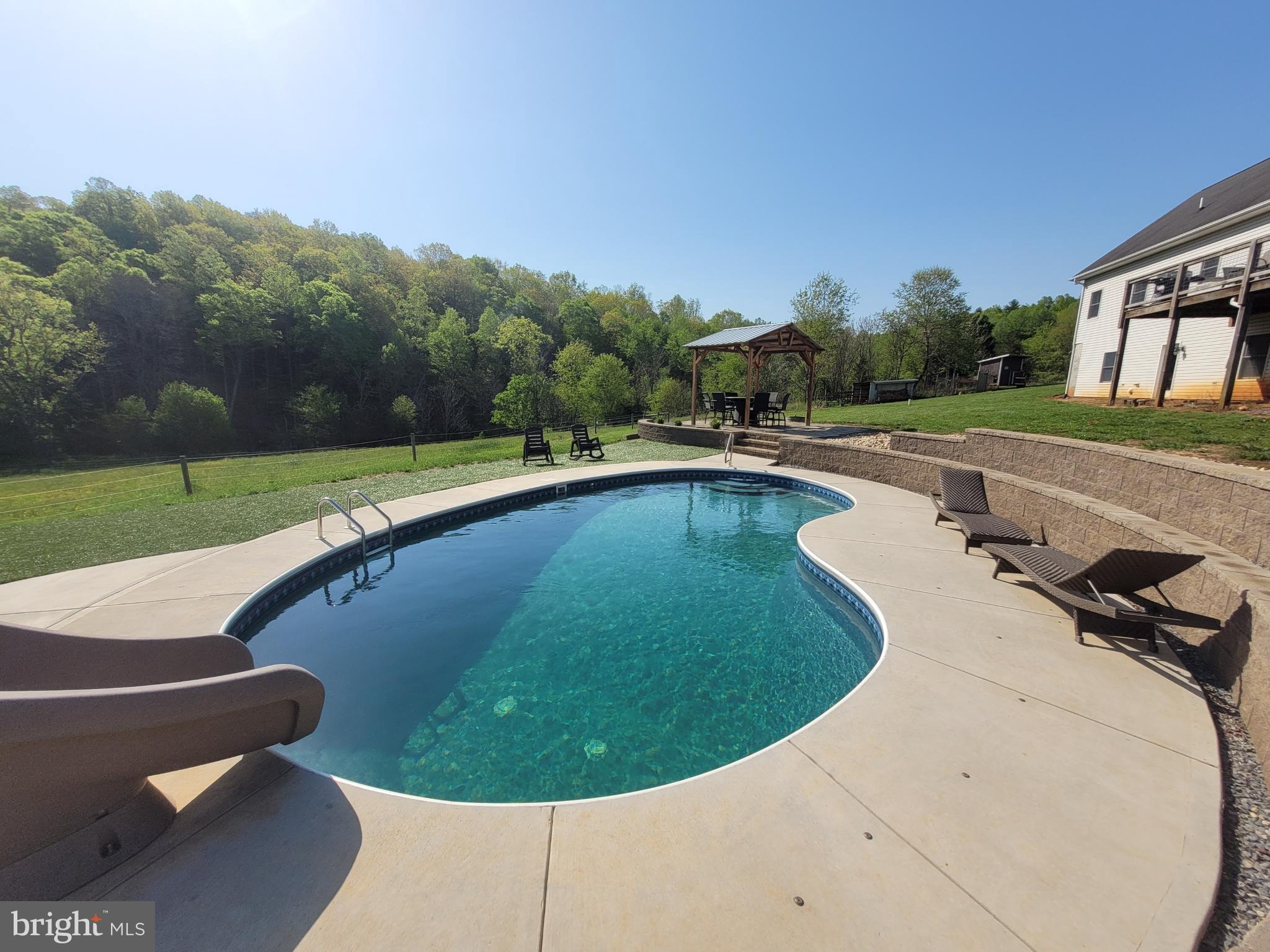 325 GLENNWOOD DRIVE