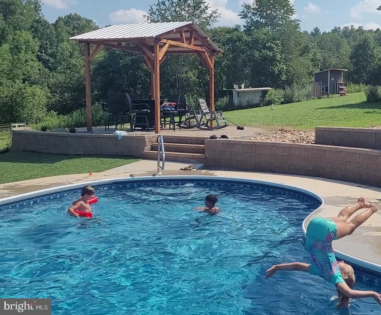 325 GLENNWOOD DRIVE