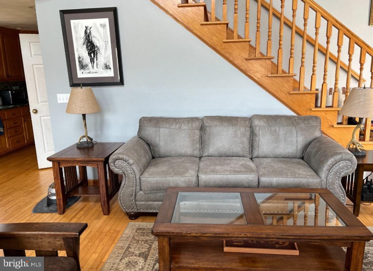 325 GLENNWOOD DRIVE