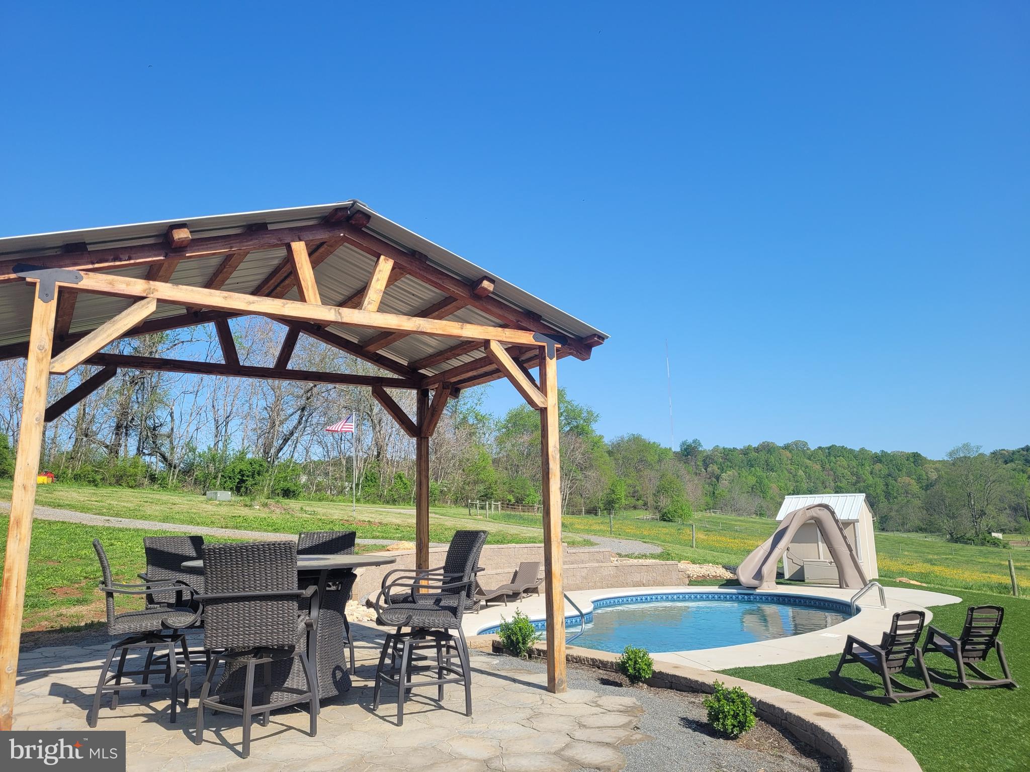 325 GLENNWOOD DRIVE