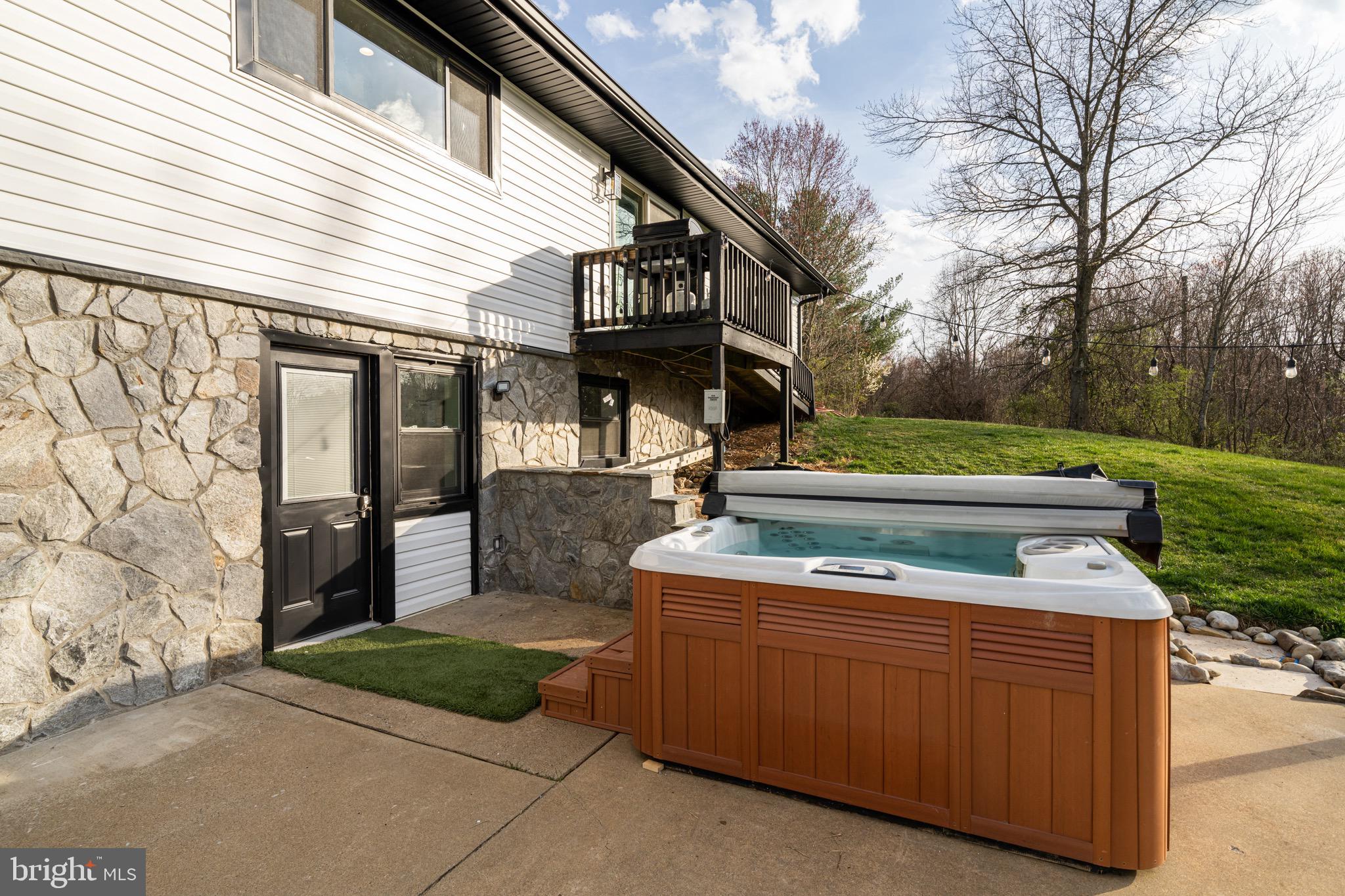 9481 WALSINGHAM LANE