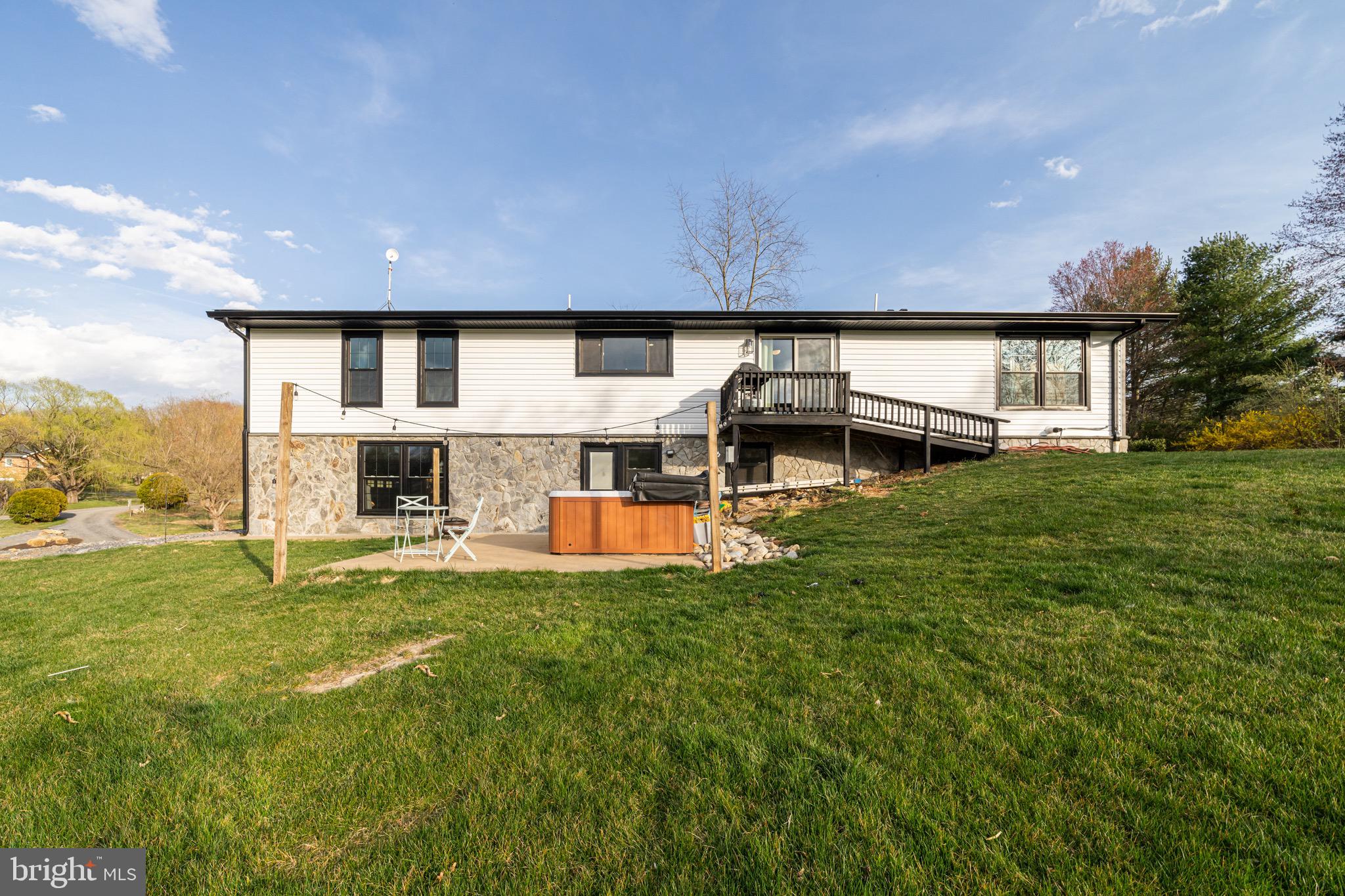 9481 WALSINGHAM LANE