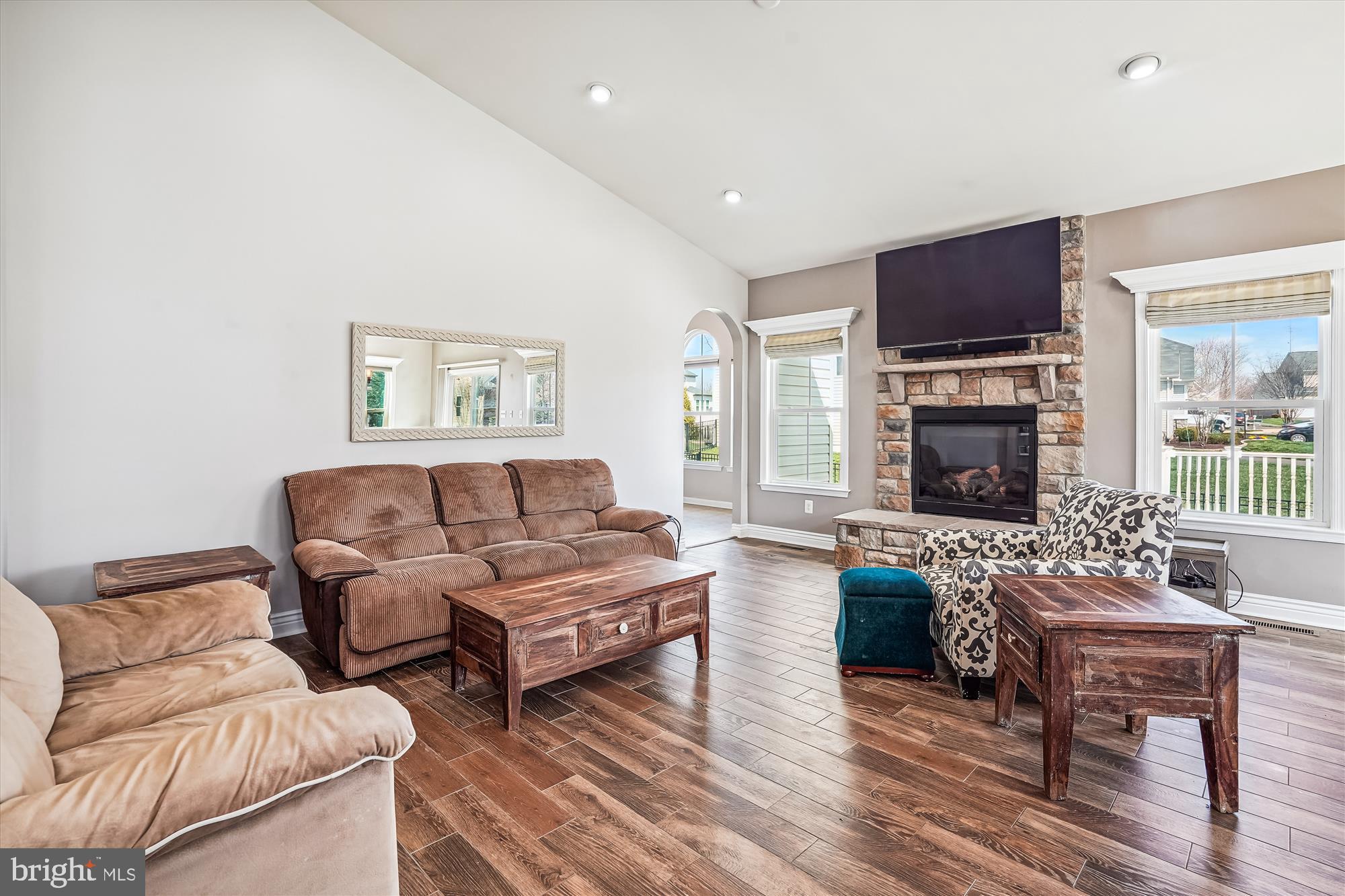 9213 HARBOR COURT
